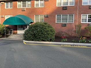 34 Padanaram Rd #118, Danbury, CT 06811