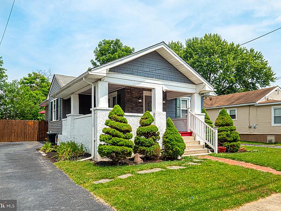 3rd image of 2405 Booker Ave