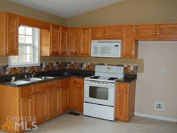 2nd image of 172 Taylors Ln