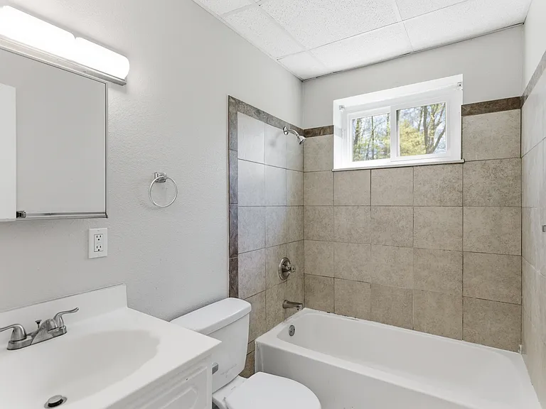 Golf View Apartments — Photo 5