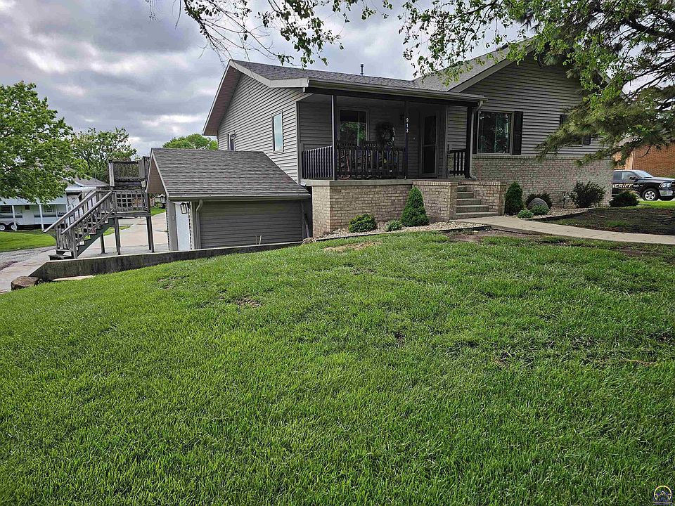 1st image of 913 S 12th St