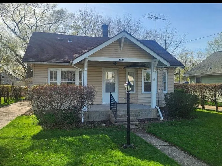 2729 Horton St — Photo 6