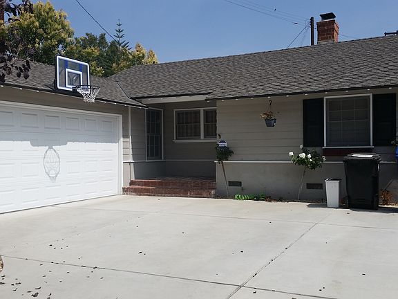 4th image of 13621 Emelita St