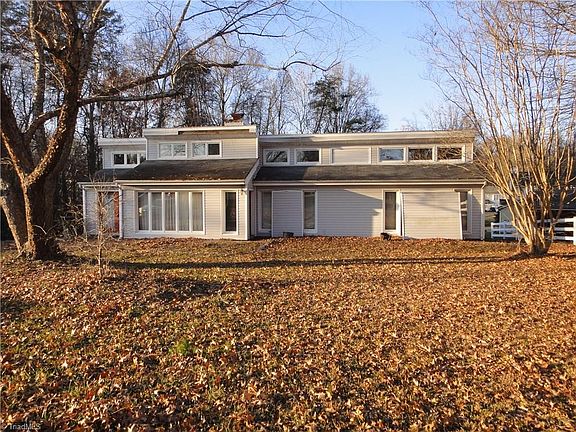 2nd image of 441 Belmont Ct