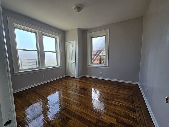 4th image of 220 Roseville Ave #303-B