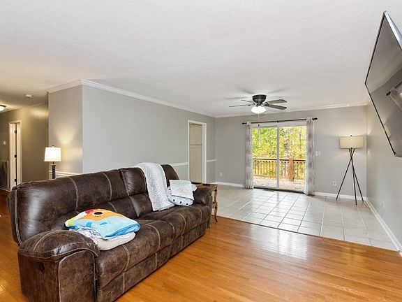 2nd image of 110 Katye Ct