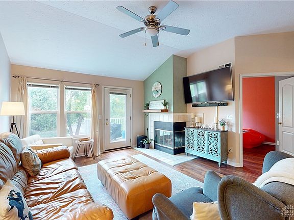 5th image of 7195 Fieldstone Ct Unit G