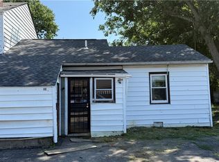 11 Windwood Ct #E, Buffalo, NY 14225