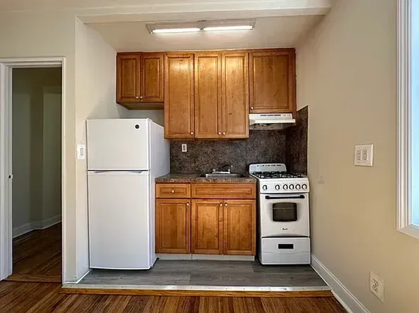 143-36 Barclay Avenue image 5 of 5