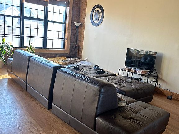 3rd image of 1049 N Paulina St APT 3D
