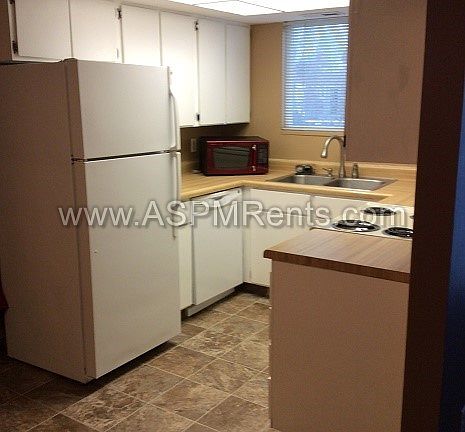 3rd image of 1040 E Quail Dr
