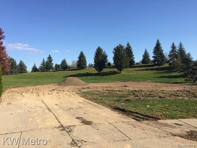 2nd image of 50081 Shefield Ct