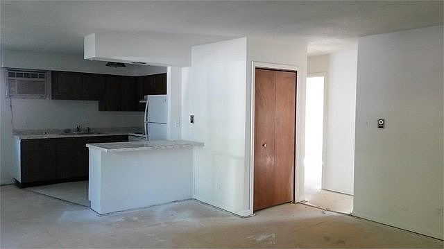 1st image of 161 W Main St