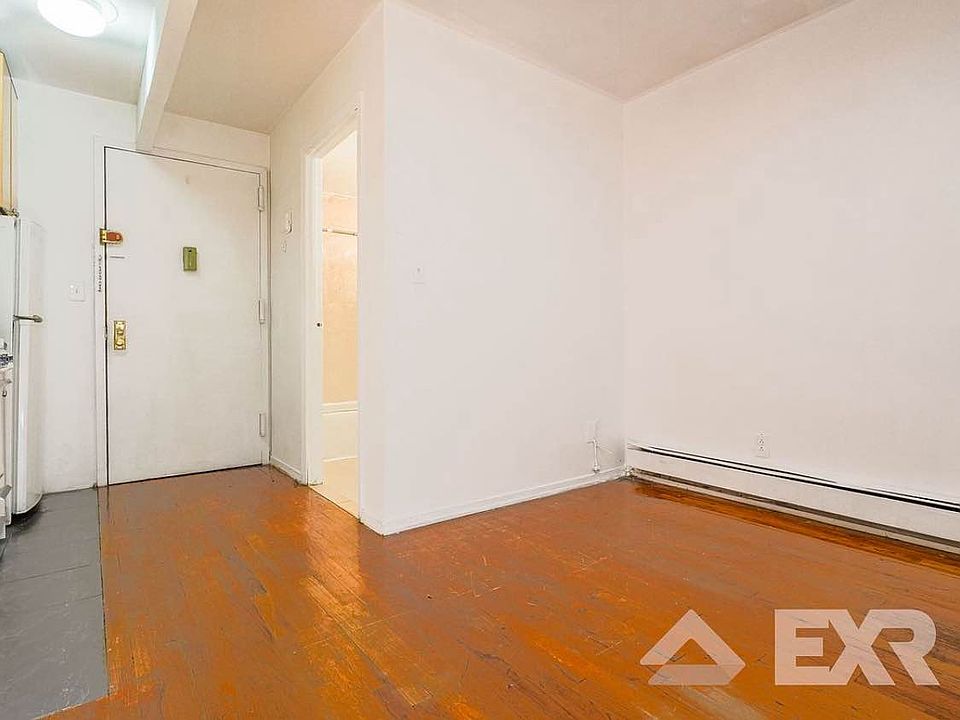 1st image of 530 W 47th St APT 6A