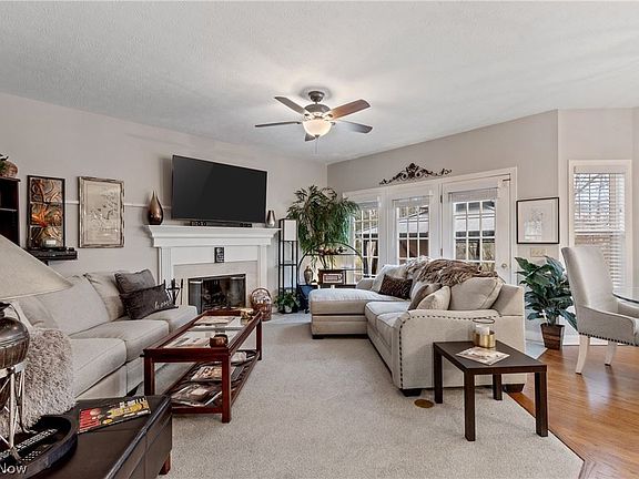 3rd image of 2943 Greenspire Ln
