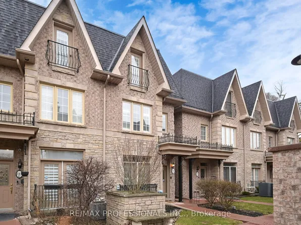 544D Scarlett Rd, Toronto, ON M9P 2S2