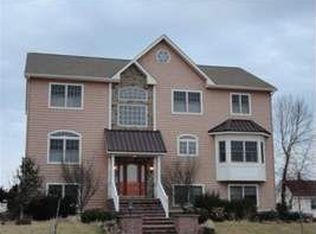 301 Anglesea Dr, North Wildwood, NJ 08260