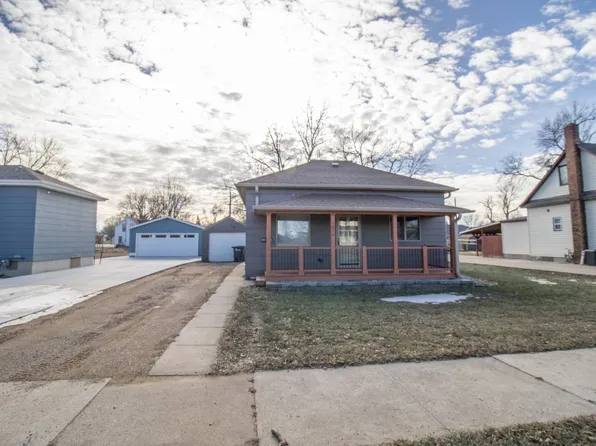 1814 17th St, Rock Valley, IA 51247