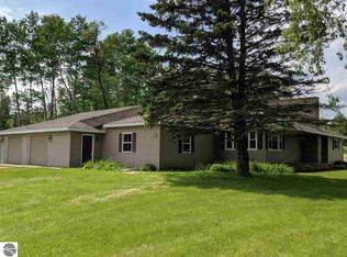 69 E Heath Rd, Rose City, MI 48654