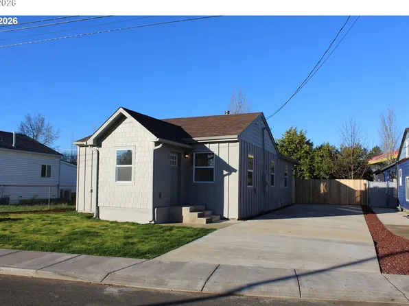 186 SW Rainbow Ave, Dallas, OR 97338