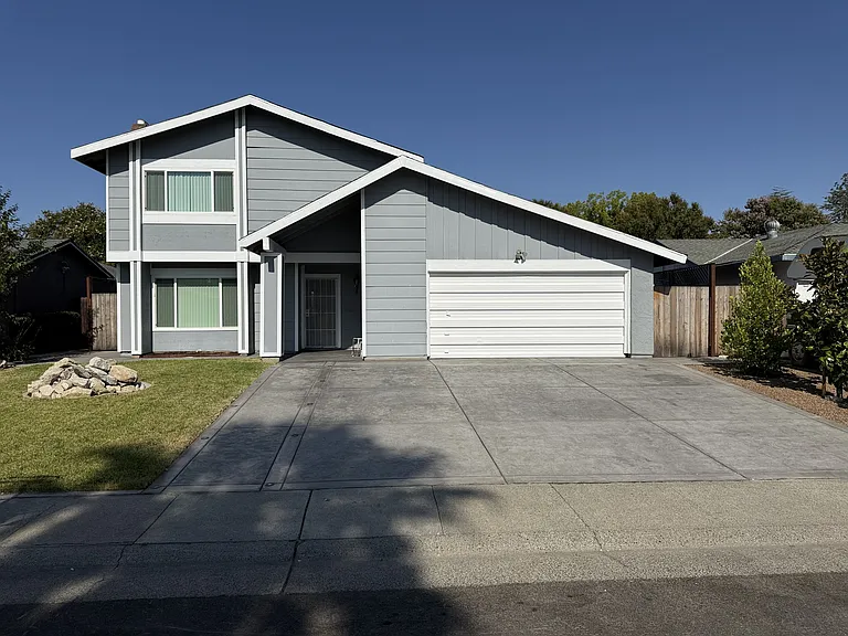 3355 Zorina Way — Photo 1