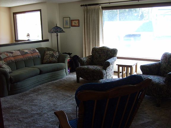 3rd image of 1410 Millerdale Ave