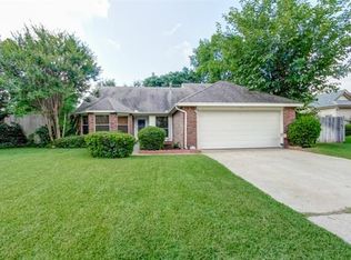516 Gunnison Dr, Arlington, TX 76006