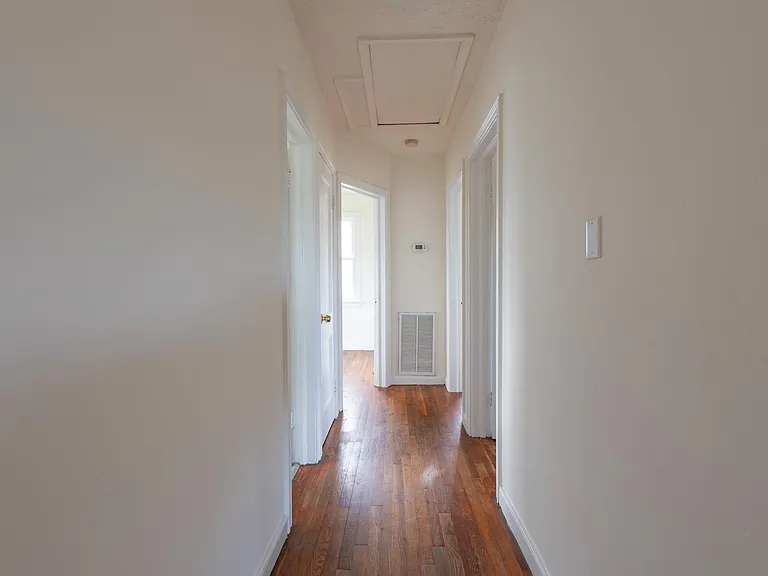 101 S Cedar Ave — Photo 7