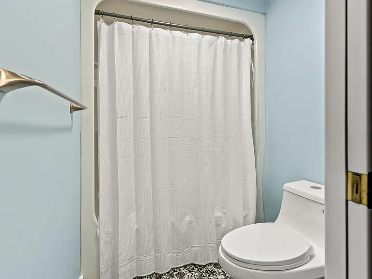 911 Ocean Blvd #10 — Photo 31