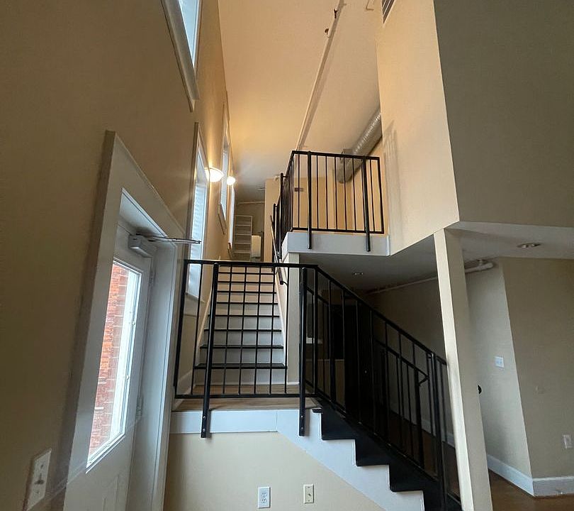 1st image of 210-212 E Main St #210-201
