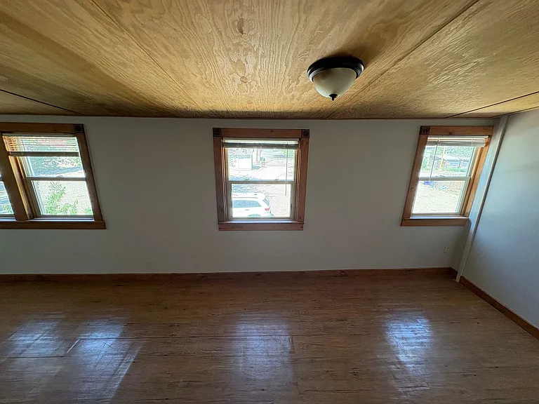 1529 10th Ave #6 — Photo 3