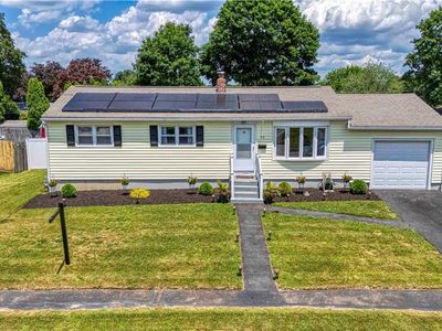 98 Quail Hollow Rd, Cranston, RI, 02920
