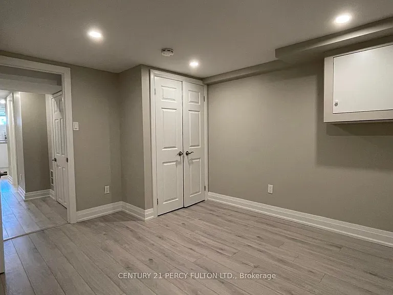 771 Krosno Blvd #BASEMENT — Photo 10