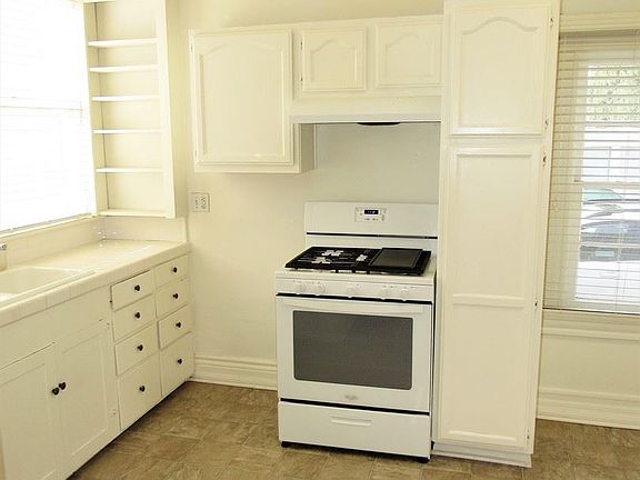 5th image of 282 S Olive St #3483334