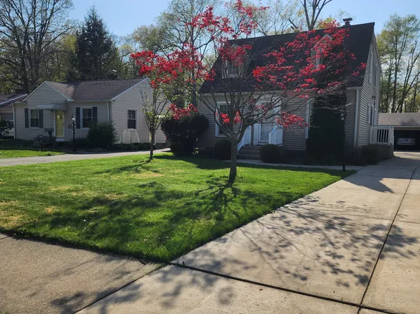 1562 Canterbury Rd, Westlake, OH 44145