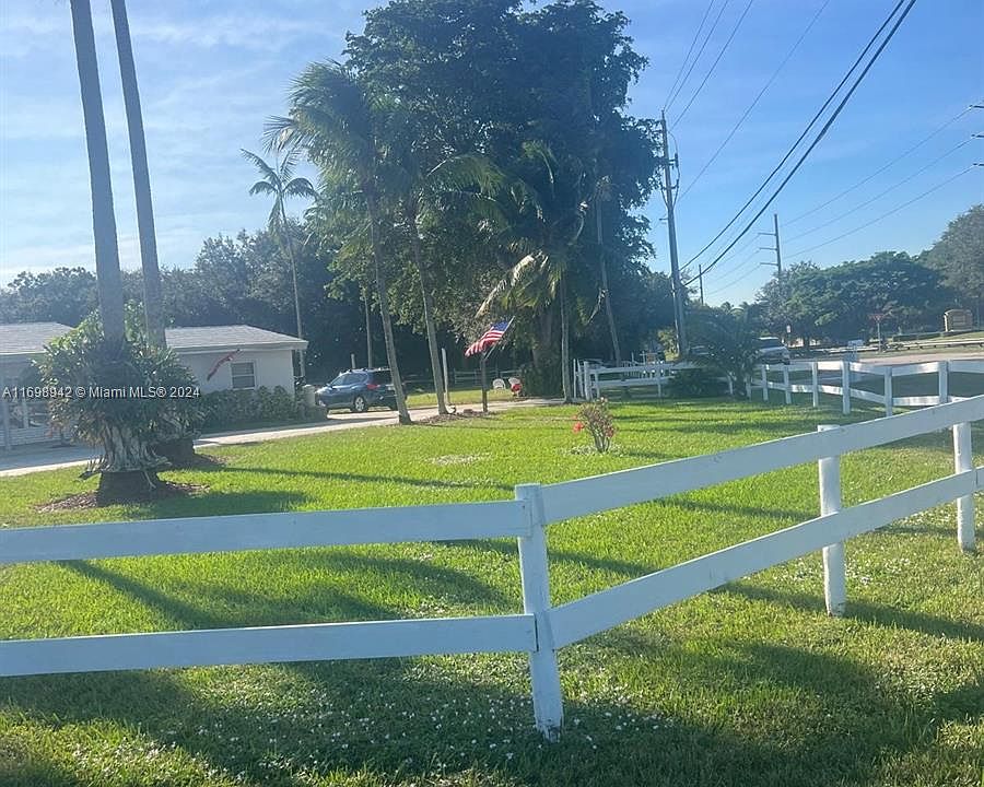 2nd image of 1401 SW 136th Ave