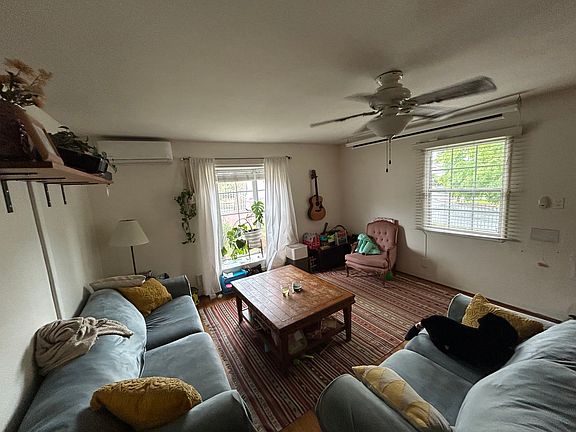 5th image of 4864 Druid St