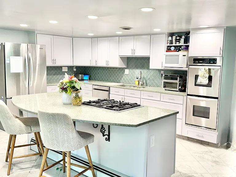 1430 Carrington Ln — Photo 8