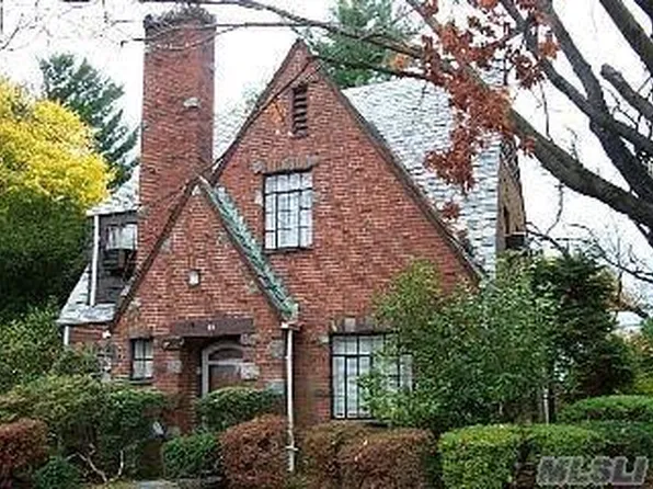 45 Eldridge Ave, Hempstead, NY 11550