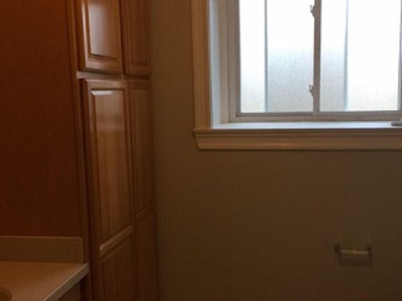 4th image of 5602 Woodbine Ave