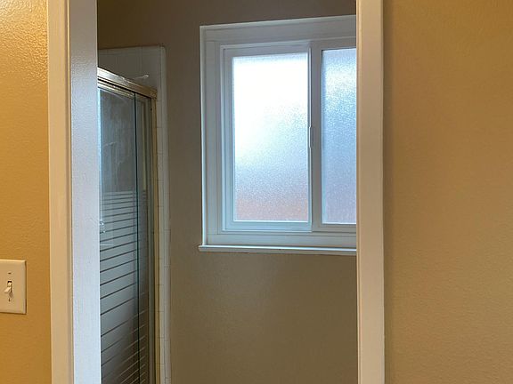 3rd image of 5352 Kirtland Ave