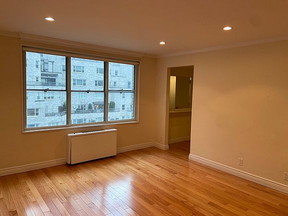 5th image of 60 W 57th St APT 19K