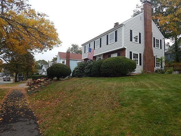 3rd image of 934 Furnace Brook Pkwy