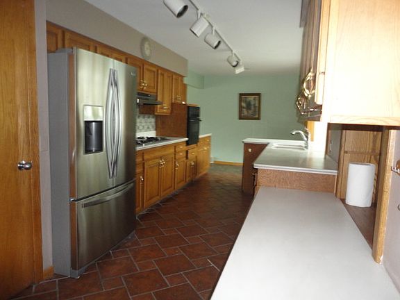 5th image of 290 Crescent Knl