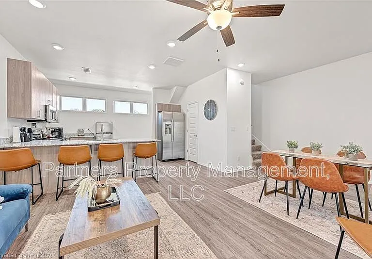 1788 S Razorback Rd #1788 — Photo 4