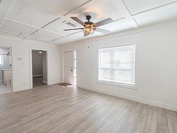 2nd image of 618 Crescent St