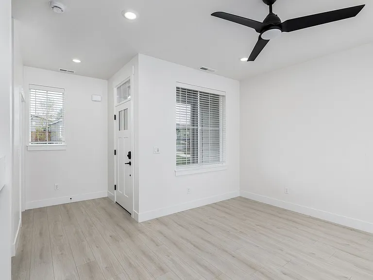 20869 SE Denver Dr — Photo 6