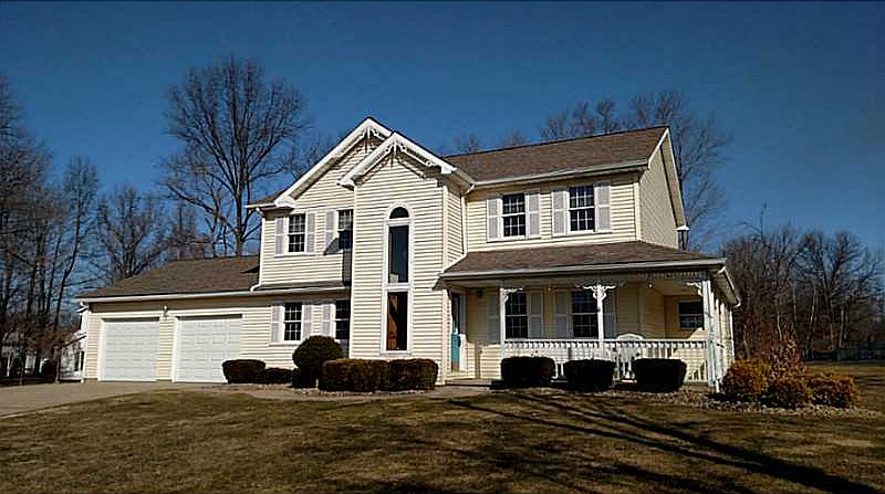 2nd image of 200 Arrowhead Dr