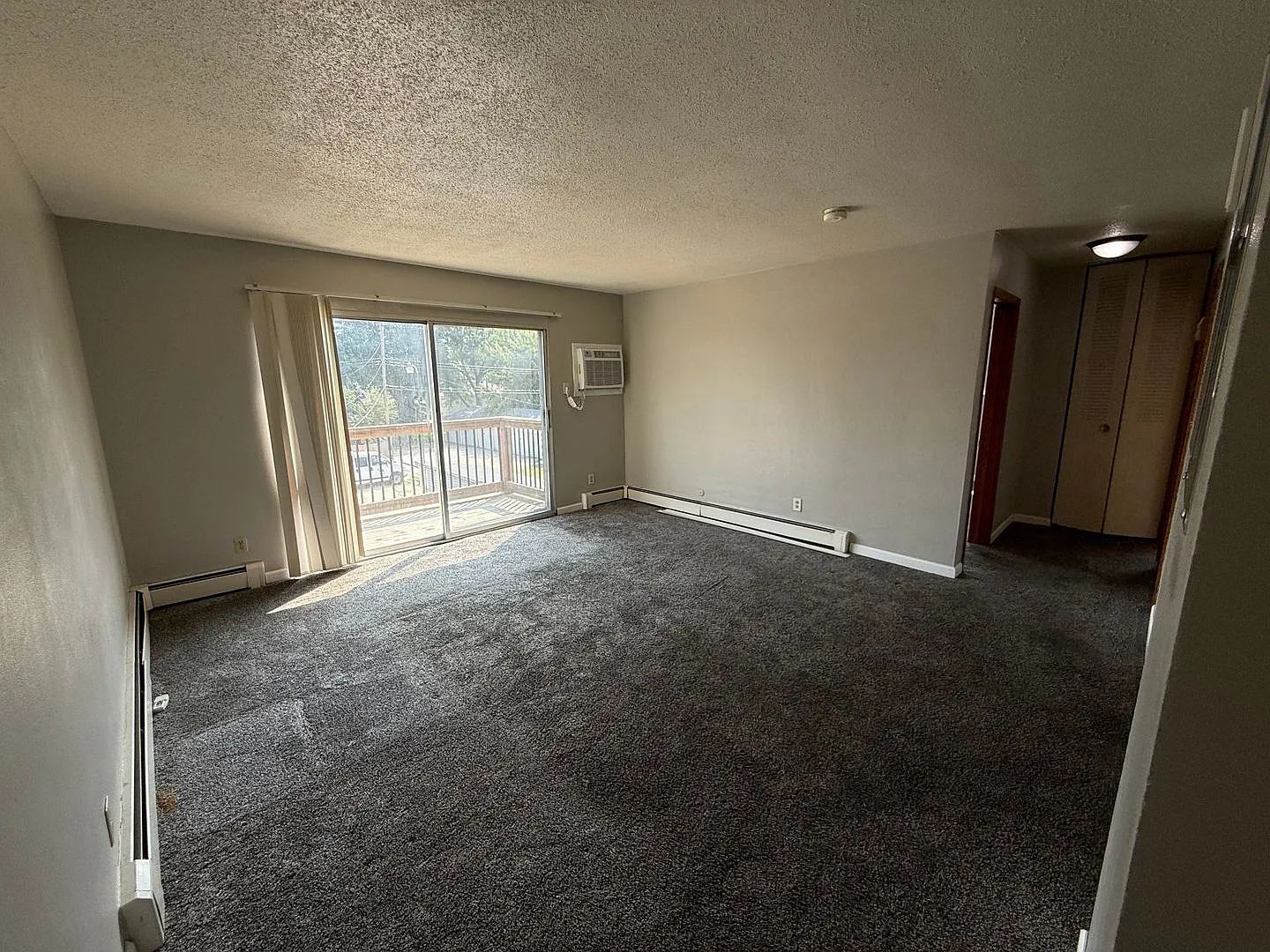 eld-SR (Sunrise Apartments) — Photo 2