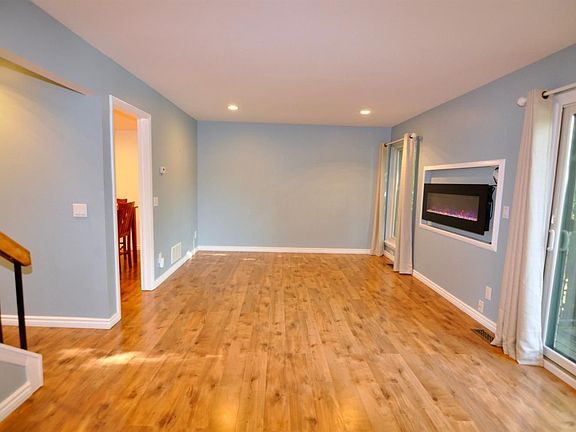 2nd image of 2607 Meade Ct